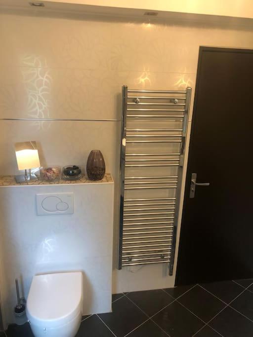 Hyper Centre - Balcon / Parking Apartment *