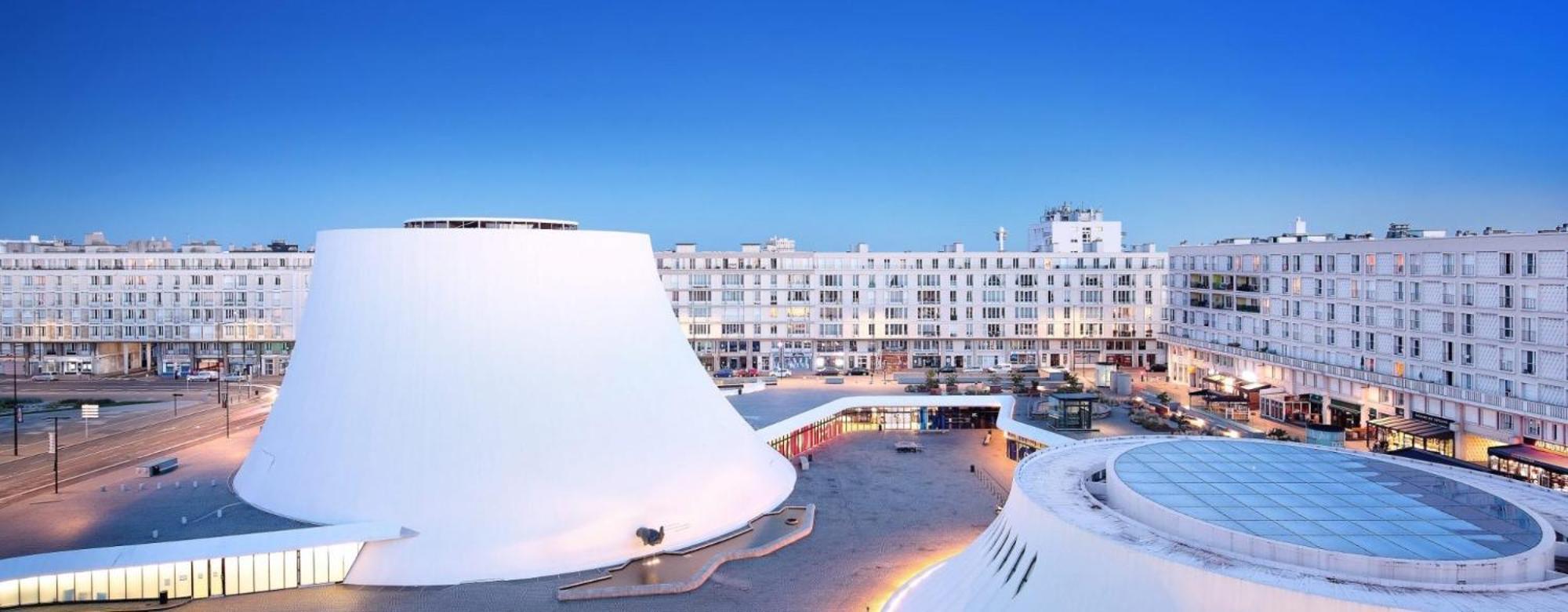 Hyper Centre - Balcon / Parking Apartment